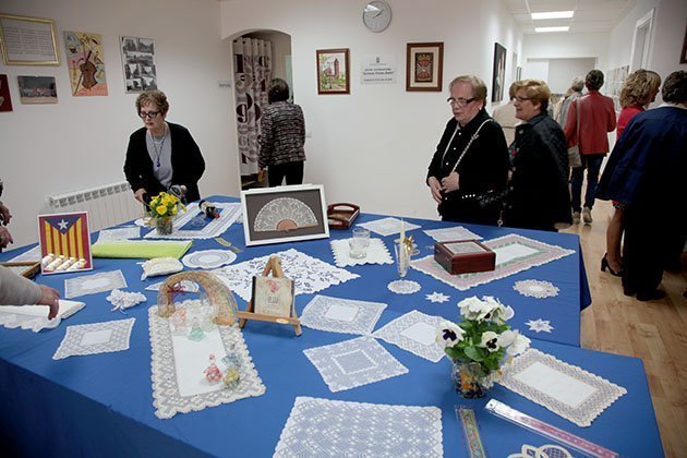 Exposició de treballs en la seu de l'Albada en l'edifici Germans Freixes.