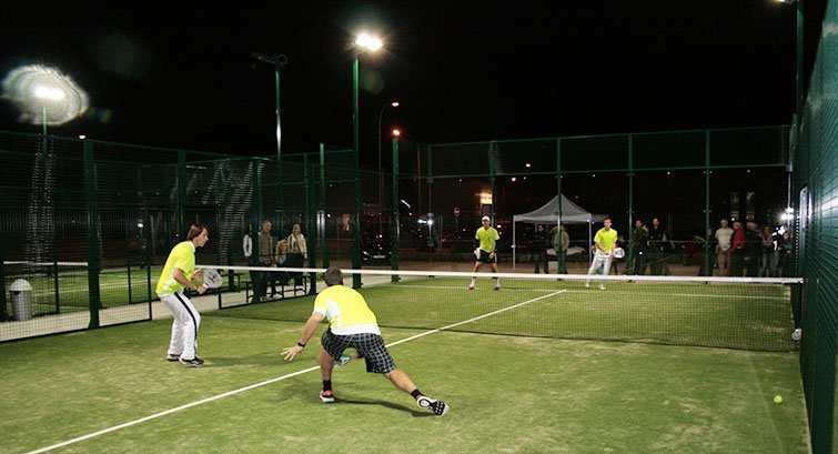 Pistes de pàdel en el polígon industrial Golparc de Golmés