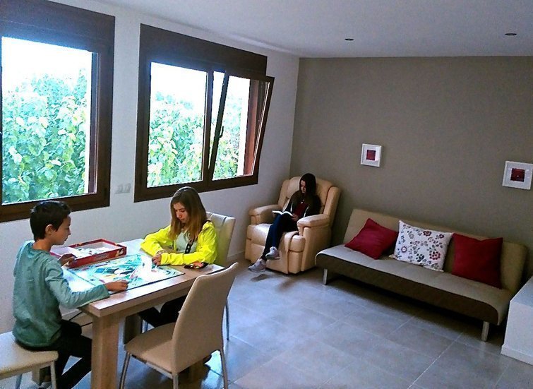 L'apartament turístic de Fulleda que es pot reservar trucant al tel. 610 510 423. L'apartament turístic de Fulleda que es pot reservar trucant al tel. 610 510 423.