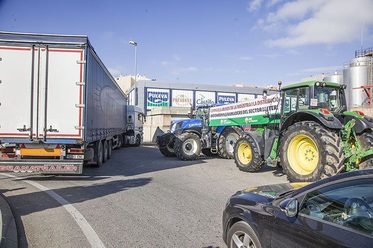 Concentració Unió de Pagesos Puleva