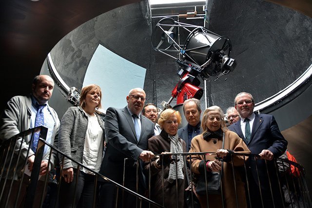 El conseller Jordi Baiget presideix el bateig del telescopi