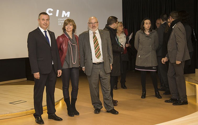 Joan R. Sangrà i Josep M. Huguet acompanyen a la consellera Mertixell Borràs