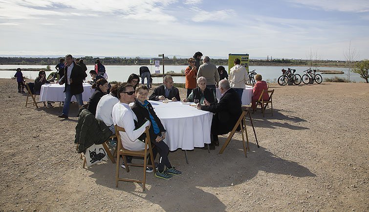 El públic va gaudir de l'esmorzar amb vistes a l'Estany