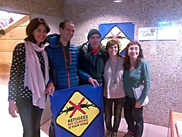 Xerrada Lluís Llach Mollerussa, manifest  Refugees, my Europe is your Home