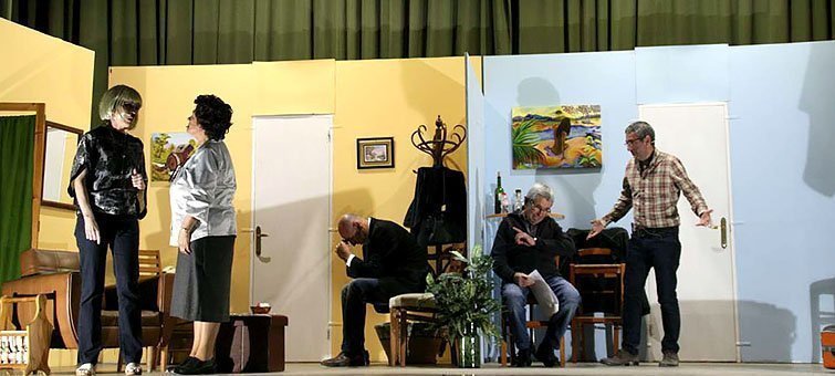 Representació del grup de teatre Mai hi som tots del Poal