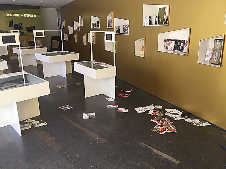 L'estat en què ha quedat l'Espai Macià desprès de l'atac3