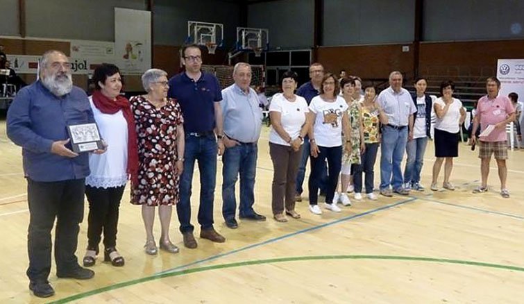 L'Agrupació sardanista de Mollerussa ret homenatge a la trajectòria de Teatre de Butxaca