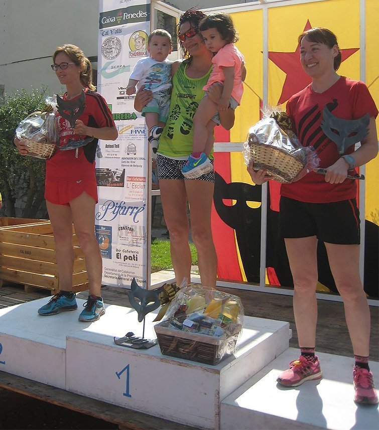El pòdium de la categoria femenina de la Cursa de la Guineu de Vilanova de Bellpuig