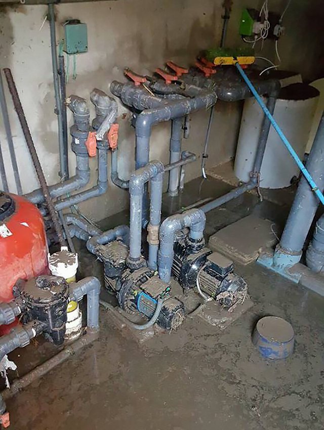 Els motors de les piscines de Linyola anegats per la tempesta