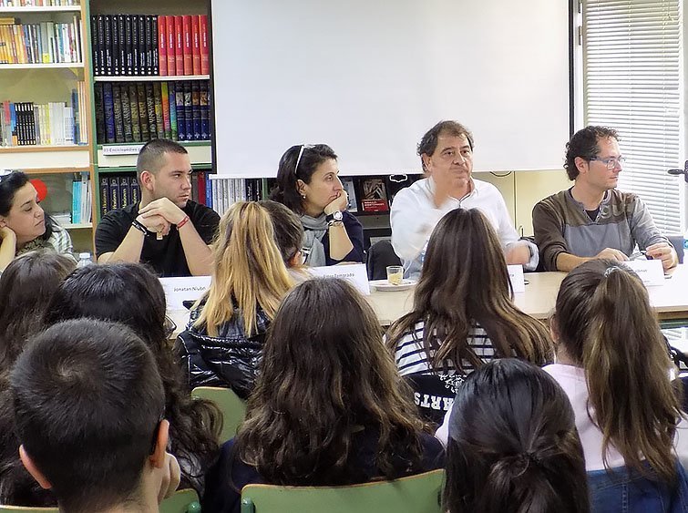 Taula rodona organitzada a l'INS La Serra de Mollerussa