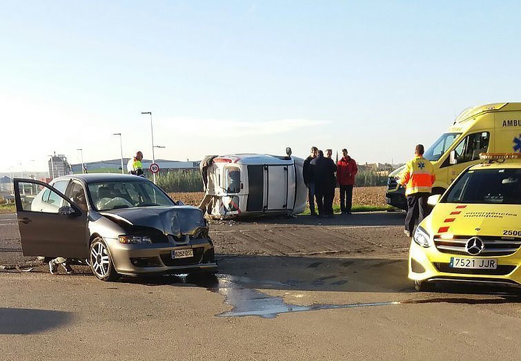 Accdient de dos vehicles a l'N-II al seu pas per Bell-lloc