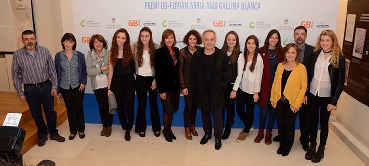 ferran Adrià amb el guardonats en la convocatória de la Universitat de Barcelona