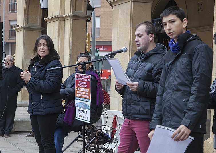 Lectura del Manifest en el Dia Internacional de les persones amb discapacitat