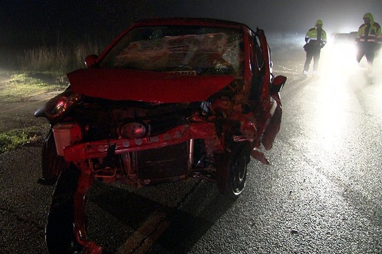 Imatge d'un dels vehicles implicats en el xoc frontal que ha tingut lloc el 2 de desembre del 2016 a l'N-240, al terme de Lleida. (Horitzontal)