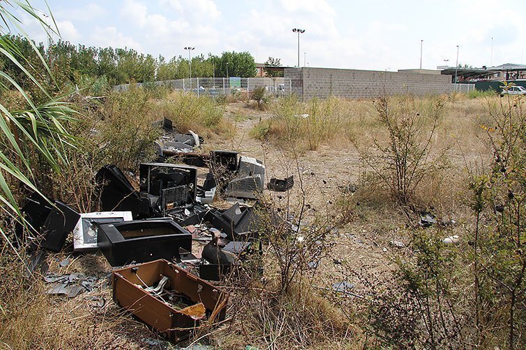 Petits electrodomèstics en la deixalleria 1