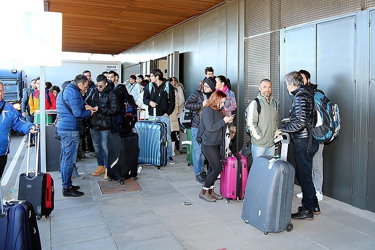 Aterra procedent de Tel Aviv 1 texte