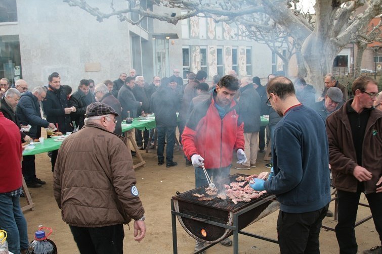 Esmorzar popular celebrat a la Fira de l'Oli i les Garrigues.