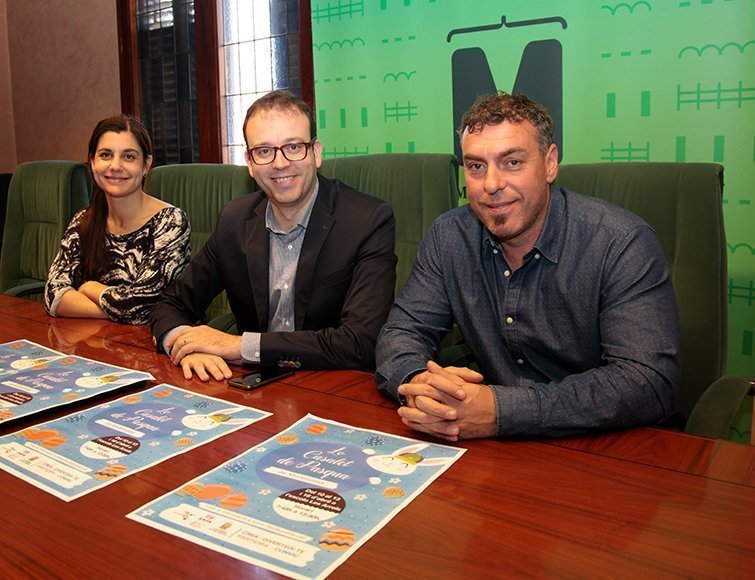 La regidora d'Ensenyament a Mollerussa, l'alcalde i el representant de les quatre AMPA de les escoles de primària a la ciutat La regidora d'Ensenyament a Mollerussa, l'alcalde i el representant de les quatre AMPA de les escoles de primària a la ciutat