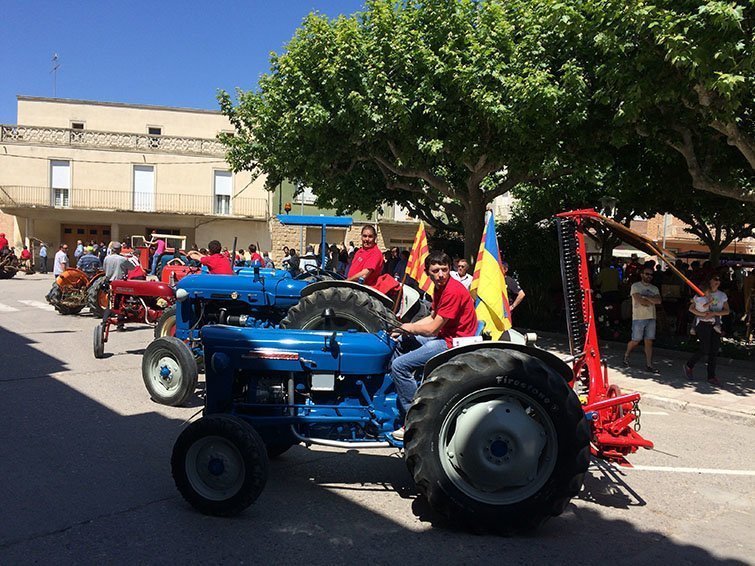 Trobada de tractors clàssics a Linyola