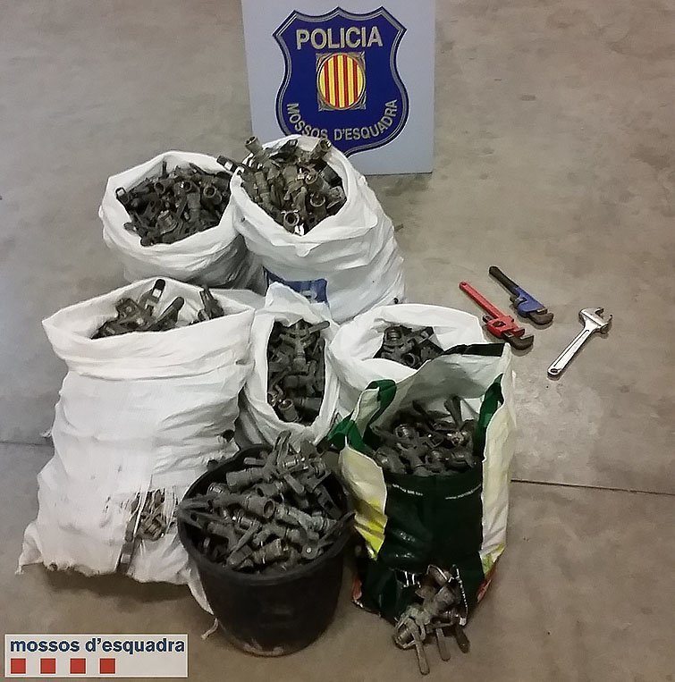 fotos aspersors mossos 1 texte