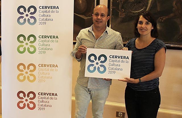 El paer en cap Ramon Royes i la dissenyadora Eva Guasch El paer en cap Ramon Royes i la dissenyadora Eva Guasch