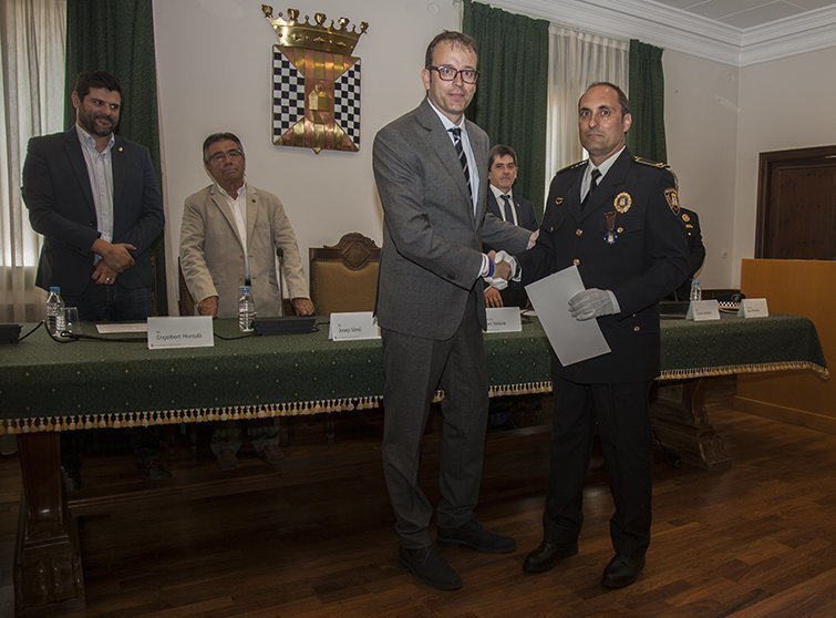 Mollerussa Lliurament de reconeixements i medalles als cossos de seguretat Text