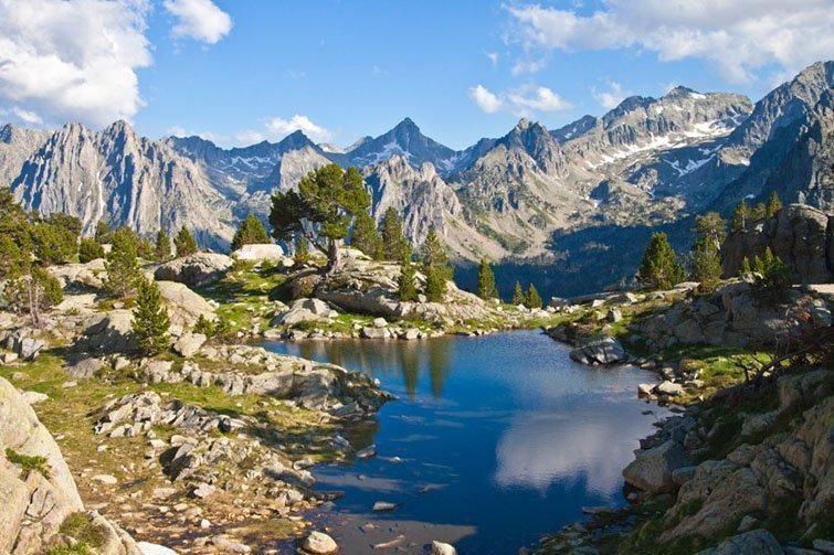 Aiguestortes-i-Estany-de-Sant-Maurici2