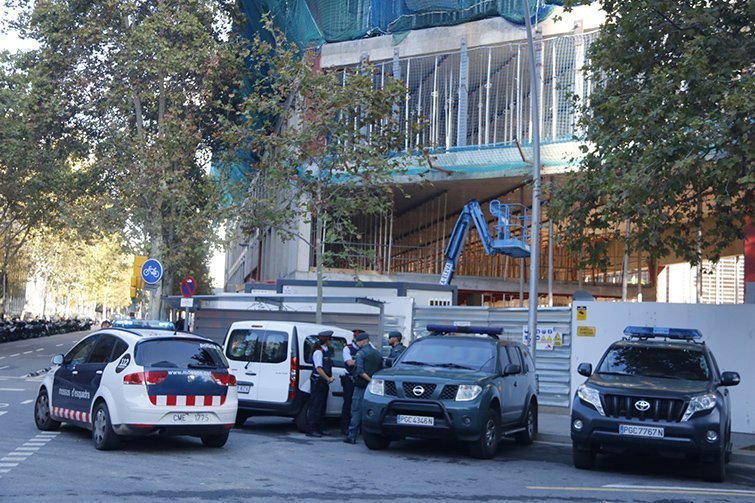 Dos vehicles de la Guàrdia Civil al Consorci Administració Oberta de Catalunya