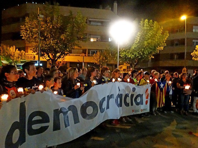 Suport de la ciutadania davant de la caserna de Mollerussa 2