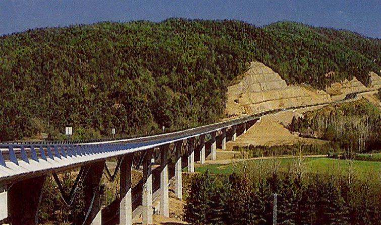 Imatge d'un tram de l'Eix Transversal 1