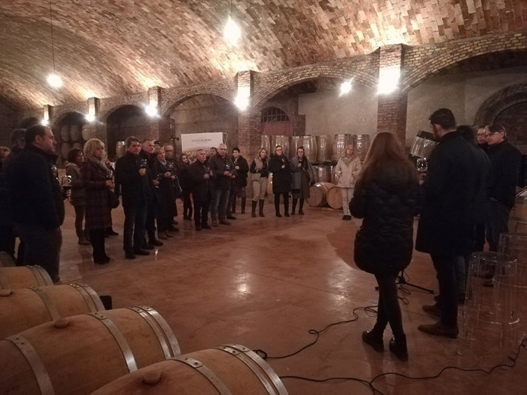 Presentació del llibre Reina de copes al Castell el Remei Text