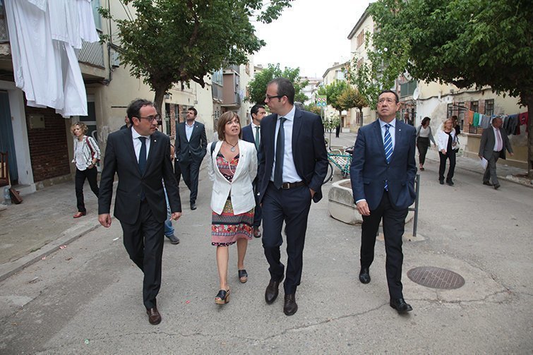 Visita de Meritxell Borràs i Josep Rull als blocs Sant Isidori de Mollerussa