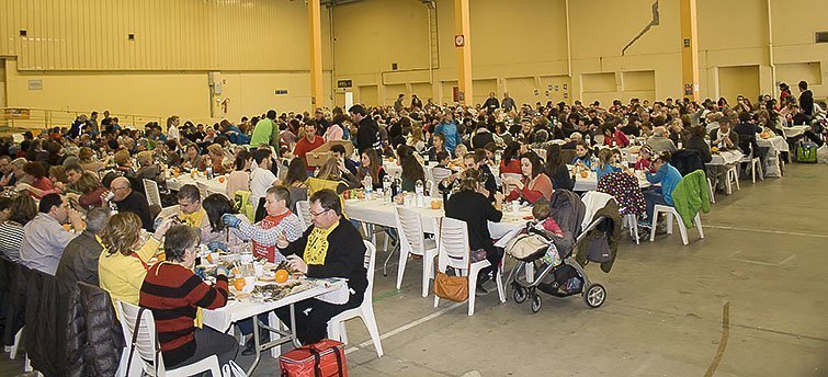 Participants en la Calçotada Popular 2017