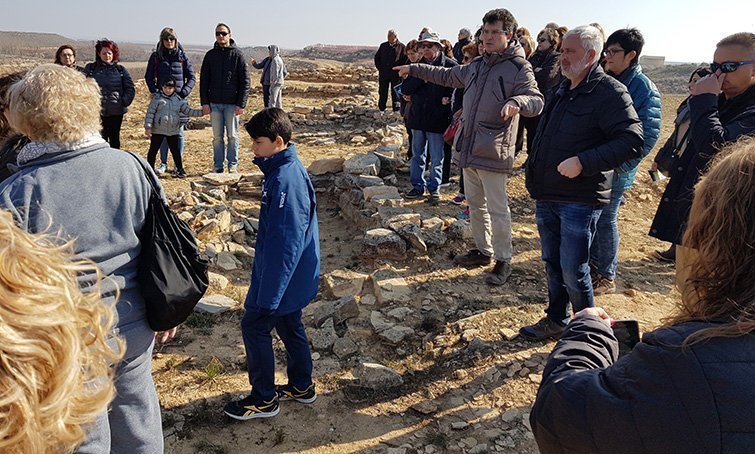 Visita als jaciments de Genó i Carratalà al terme d'Aitona Texte