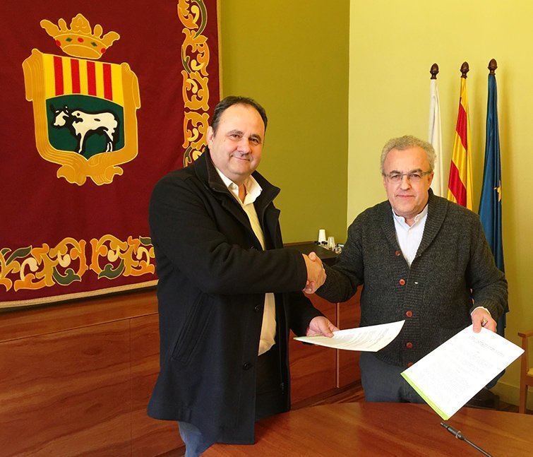 La signatura del conveni 2017 de col·laboració entre l'Ajuntament de les Borges Blanques i el Consell Comarcal de les Garrigues, per a la gestió de l'Oficina Jove