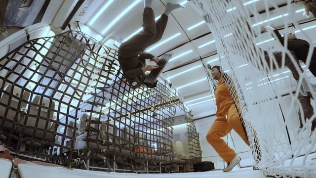 The Zero Gravity Band, una instal·lació immersiva de so i llum 360º de Marc Marzenir i Albert Barqué