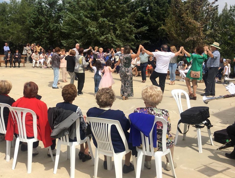 Participants en la Trobada a l'Ermita de Sant Miquel de Soses text