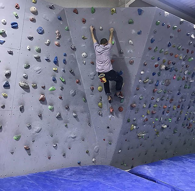 Instal·lacions del Rocòdrom i boulder de Balaguer 1