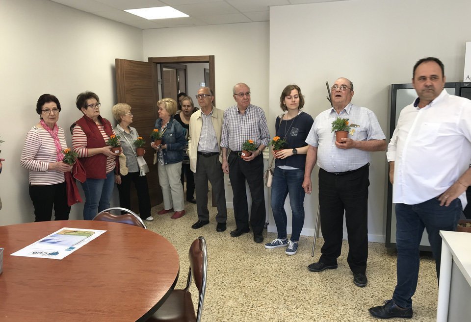 El públic visita les instal·lacions de l'edifici consistorial de Juneda El públic visita les instal·lacions de l'edifici consistorial de Juneda