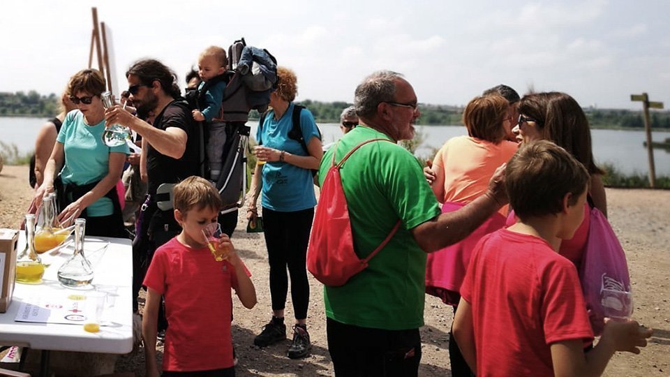 Participants en la Volta Solidària a l'Estany d'Ivars i Vila-sana