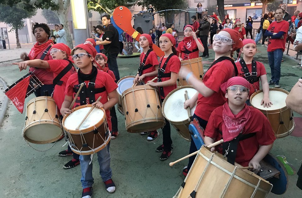 Els nois i noies que formen part de la colla infantil dels Rojos de Junda de Juneda