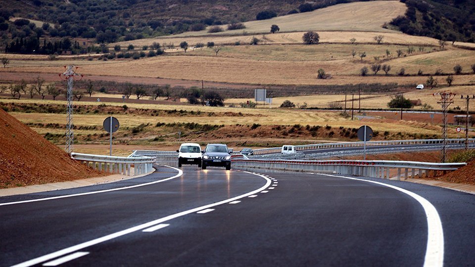 Vehicles circulant per la variant nord-oest de Balaguer, a la C-12 1
