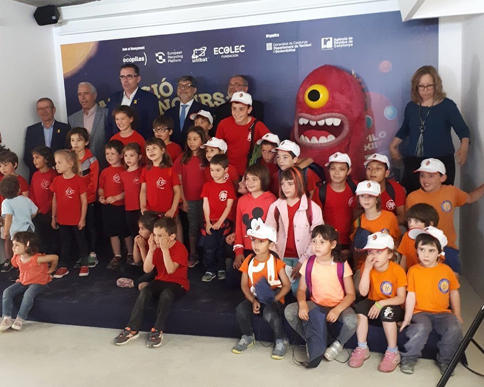 Els representants de les escoles guanyadores de l'edició 2018 del concurs ApiloXII