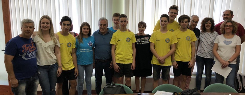 Recepció als alumnes de l'INS Josep Vallverdú com a guanyadors del premi mschools