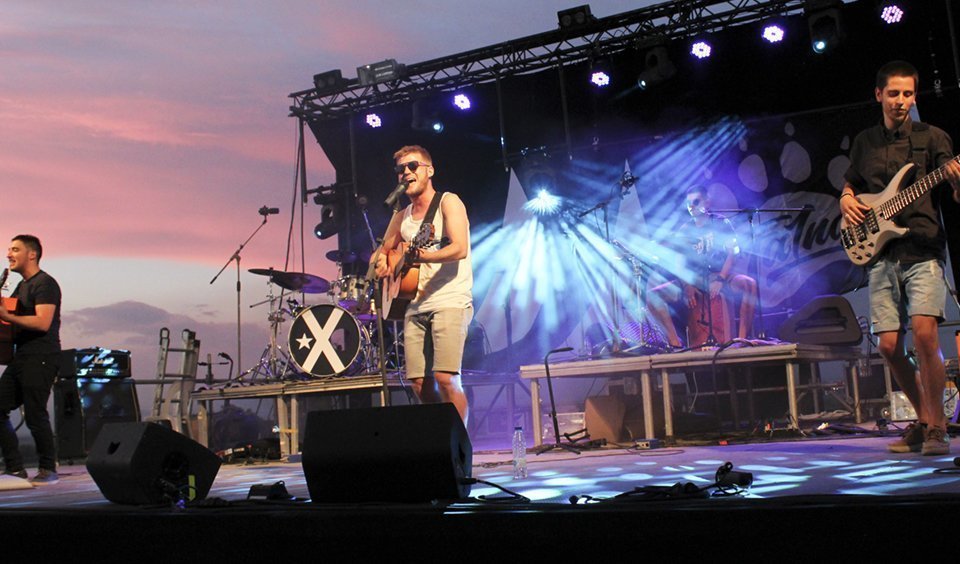 Fa1na la representació del Pla d'Urgell en el Mon Amour