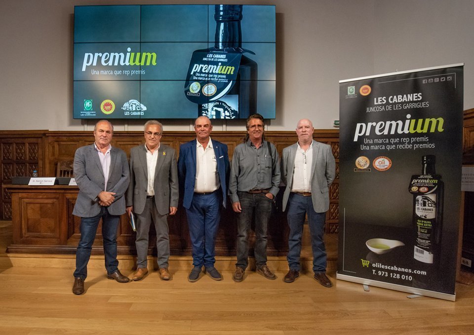 La Cooperativa de Juncosa presenta a l'IEI els guardonats obtinguts pels seus olis en els mercats de França i Xina