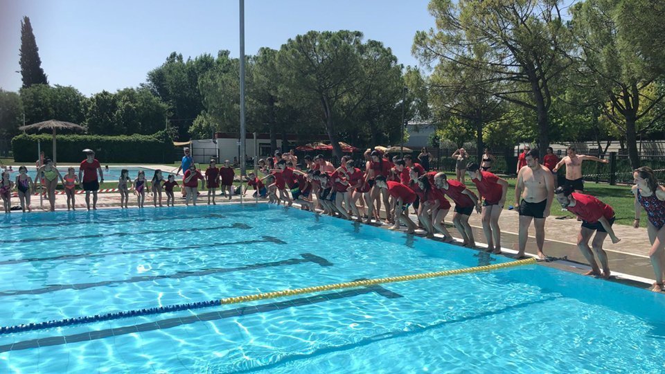 Participants en la campanya Mulla't per l'Esclerosi Múltiple a Mollerussa