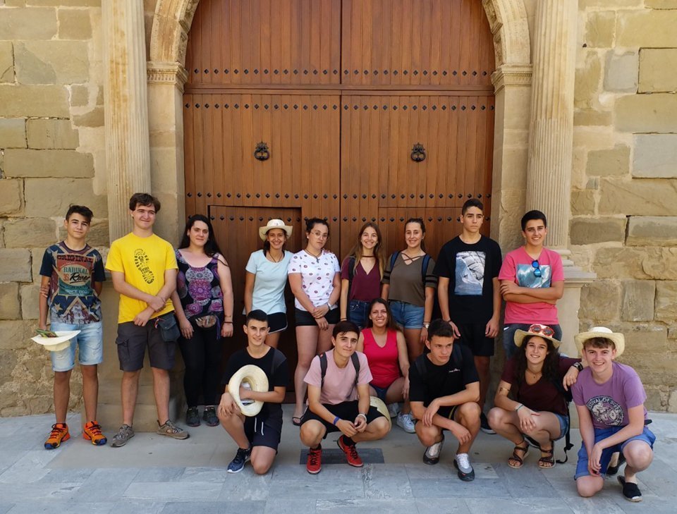 El grup de joves que participa en el Camp de Treball de Linyola