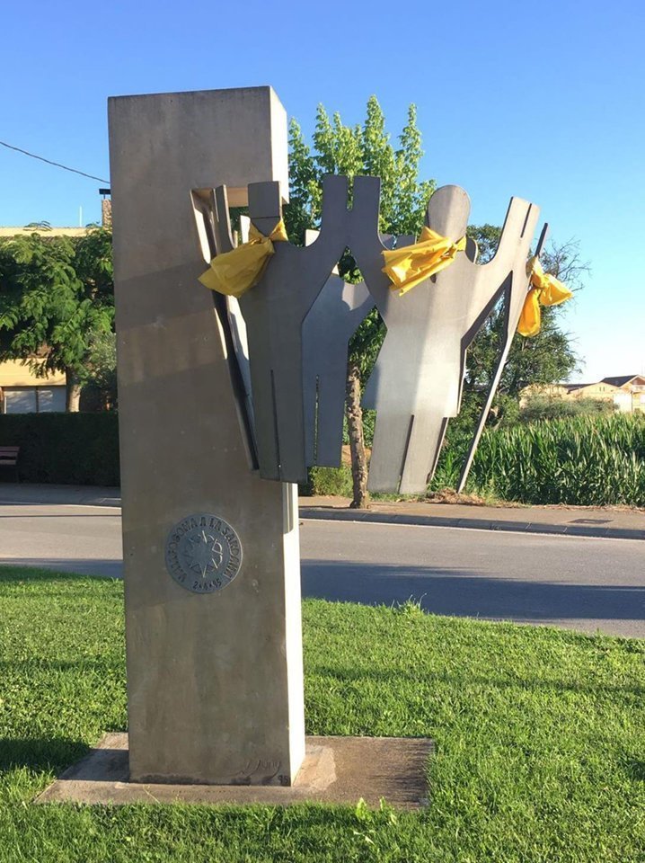 Monument a  la sardana de la vila de Vallfogona de Balaguer