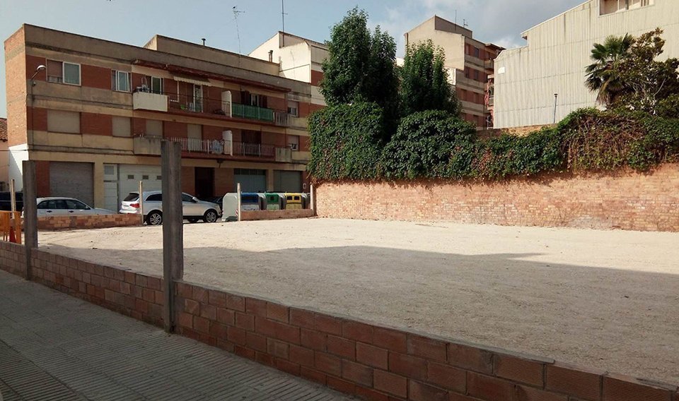 El nou pàrquing ubicat en un solar a l'avinguda del Canal El nou pàrquing ubicat en un solar a l'avinguda del Canal
